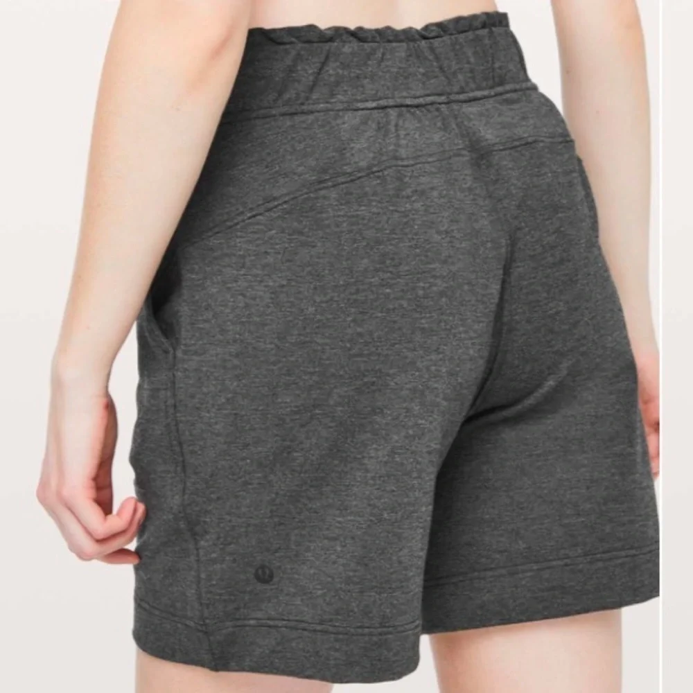Lululemon Hello Sunday Short Heathered Mod Black Gray Size 6